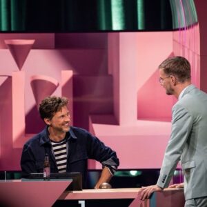 Florian David Fitz Instagram - Ich hab versucht, Matthias zu einem Spieleabend zu überreden. DAS ist draus geworden. #jokoziehdichwarman #werstiehltmirdieshow #neuestaffelabsonntag