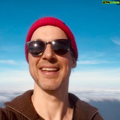 Florian David Fitz - 23.1K Likes - Happy new year! Vati hat frei! #übermnebel