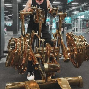 Florian Diedrich Instagram - 1 - Hätte gern ein Gym komplett in dem Style 😂🌟
2 - Live on Stage 🙆🏻‍♂️
3 - Ich als PS2 Game Charakter 🎮 
4 - Boxautomat auseinandernehmen 🥊 
5 - Fahrstuhl-Selfie 🤳🏻 
6 - Trippy... 💥 In diesem Fahrstuhl muss man auch nüchtern sein, sonst wird's echt heftig 🤣 
7 - PS2 Selfie 🤳🏻 
8 - MATHEMANN 🔢 
9 - Social Media is Fake... 💪🏻 
10 - Händchen halten 🐾