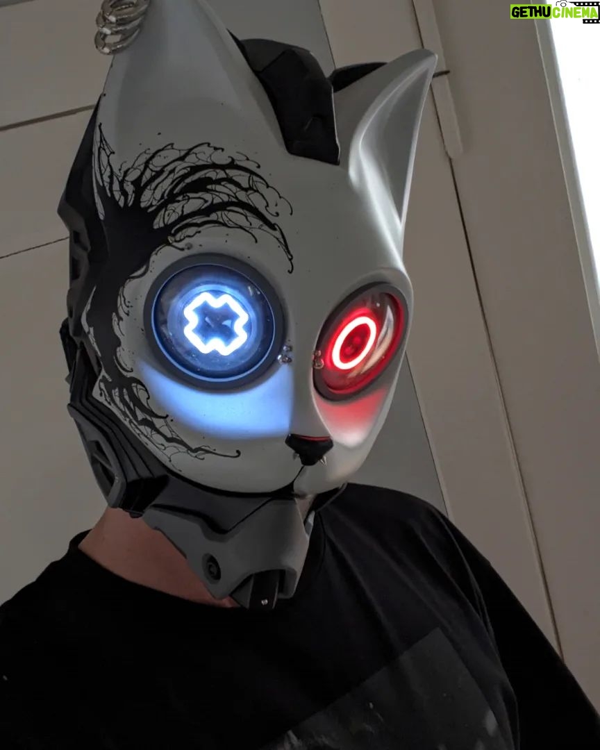 Florian Diedrich - 7.2K Likes - 1 - Mag dieses Shooting Outfit sehr. Bisschen Darkwear, bisschen Anime Villain Vibes...
2 - neue Maske
3 - Wie ich erfahre, dass Bierdeckel-Flippen das nächste Spiel bei den Pub Games ist 😈
4 - Billard
5 - Aktuellster Formcheck
6 - Neues @i.died.rich Shirt
7 - arbeite immer gerne mit Beton als "Leinwand"
8 - extrem schönes Bild... kann man lange drauf rumrenken und ich liebe alles daran