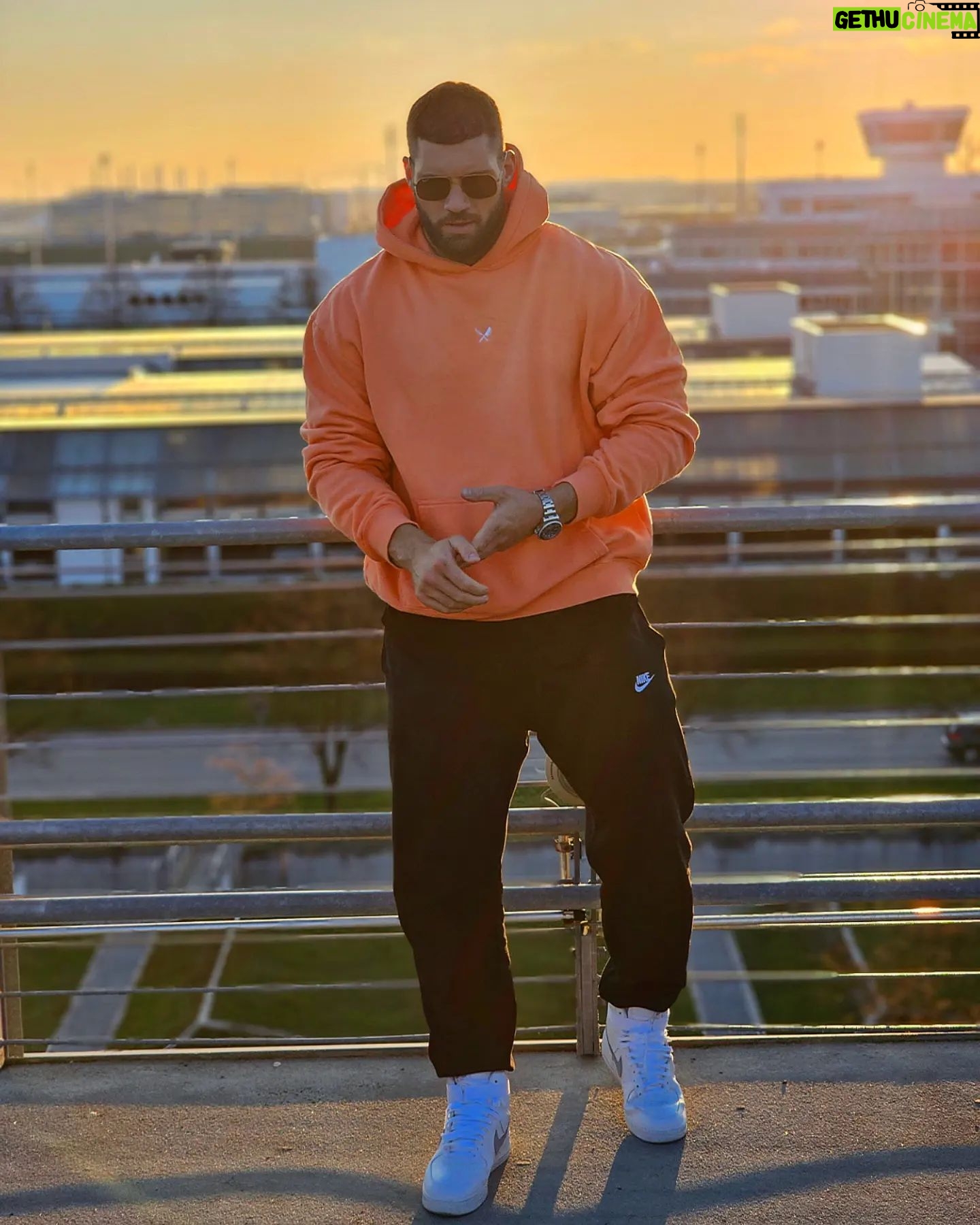 Florian Munteanu - 33.8K Likes - We keep shining 💫👊🏼