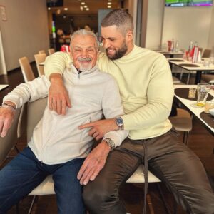Florian Munteanu Instagram - Tata ❤️