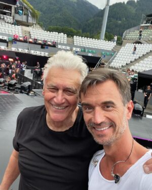 Florian Silbereisen Instagram - Schon mein ganzes Leben lang bin ich Fan von Rainhard Fendrich! 

Lieber Rainhard, es ist mir eine große Ehre, dass Du heute beim SCHLAGERBOOOM OPEN AIR endlich wieder mal zu Gast bist!!!

Seid Ihr heute Abend auch mit dabei? 
Ab 20.15 Uhr im Ersten und im ORF: SCHLAGERBOOOM OPEN AIR – DIE STADIONSHOW IN ÖSTERREICH!
