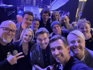 Florian Silbereisen Instagram - Wir können es kaum erwarten! Endlich geht’s los! 🤩

Gemeinsam mit @thomasanders_official, @dj_oetzi, @michelle_aktuell, @rossantonycom, @olafderflipper, @eric_philippi, @voxxclub_official, @piamalo und den spektakulären DDC Breakdancern @ddc.entertainment starten wir heute DAS GROSSE SCHLAGERFEST.XXL ZUM JUBILÄUM! 

Wir feiern gemeinsam 30 Jahre FESTE-Shows und gehen auf große Jubiläums-Tournee in Deutschland und in Österreich! 

Feiert Ihr auch mit? 😉

Tickets gibt es bei Eventim und natürlich bei allen bekannten Vorverkaufsstellen!

 #dasgroßeschlagerfestxxl #dasgroßeschlagerfestxxl2024 #zumjubiläum #werbung