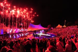 Florian Silbereisen Instagram - Morgen ist es endlich soweit! Unsere nächste große Eurovisionsshow DIE GROSSE SCHLAGERSTRANDPARTY 2023 steht an! 🥳

Habt Ihr Lust auf eine unvergessliche Party-Strandnacht unterm Sternenhimmel? 

Um 20.15 Uhr geht’s los – natürlich im Ersten und im ORF! 😉