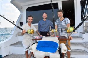 Florian Silbereisen Instagram - Noch einmal: Fröhliche Weihnachten! 🎄 

Kommt Ihr mit auf die Malediven und nach Coco Island? 🌴🥥 Um 20.15 Uhr sticht das 
Traumschiff mit Wayne Carpendale @wayne_interessiert_s, Luke Mockridge @thereallukemockridge und David Garrett @davidgarrettinsta in See. Im Anschluss gibt’s wieder eine Folge „Kreuzfahrt ins Glück“ und ab 23.15 Uhr könnt Ihr bei „Das Traumschiff – Spezial 2022“ einen Blick hinter die Kulissen werfen! Kommt Ihr mit auf die Reise? 😉

Heute Abend ab 20.15 Uhr im ZDF!