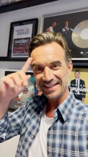 Florian Silbereisen Instagram - SCHLAGERBOOOM OPEN AIR – DIE STADIONSHOW IN ÖSTERREICH!
 
Freut Euch auf @andreasgabalier_official, @howardcarpendale, @dj_oetzi, @beatrice_egli_offiziell, @vickyleandros.official, Andy Borg, @michelle_aktuell, @mireillemathieuofficiel, @rossantonycom, @melissa_naschenweng, “Bergdoktor”-Star @markkeller_official, @albano_official_ und @rominaspower, @anastaciamusic und viele, viele weitere Stars!
 
Die Tickets gibt’s bei eventim.de und oeticket.com! 😉
 
#SCHLAGERBOOOMOPENAIR
#SCHLAGERBOOOM
#SCHLAGERBOOOM2023
#MITSINGENUNDMITFEIERN
#WERBUNG