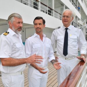 Florian Silbereisen Instagram - Zu Neujahr stechen wir in See! ⚓

Heute Abend 20.15 Uhr im ZDF – kommt Ihr mit?

Übrigens: Im Anschluss gibt es selbstverständlich noch eine Folge „Kreuzfahrt ins Glück“! 🛳