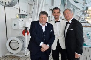 Florian Silbereisen Instagram - Wir starten traditionsgemäß ins neue Jahr! Heute mit Uwe Ochsenknecht und Armin Rohde! 🤩

Mit dem Traumschiff geht es ab 20.15 Uhr auf die Bahamas und im Anschluss gibt es natürlich noch eine Folge „Kreuzfahrt ins Glück“!

Sehen wir uns an Bord? 😉

Um 20.15 Uhr geht es im ZDF los!