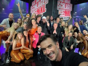 Florian Silbereisen Instagram - Wir sind wieder auf großer Jubiläums-Tournee und feiern vier Tage in Folge DAS GROSSE SCHLAGERFEST.XXL ZUM JUBILÄUM!

Heute in Leipzig, morgen in Magdeburg, am Samstag in Berlin und am Sonntag dann in Kiel! 

Wir kommen auch noch in Eure Nähe! Nach Stuttgart, Frankfurt am Main, Nürnberg, München, Wien, Braunschweig, Rostock, Hannover, Hamburg, Dortmund, Erfurt, Mannheim, Oberhausen, Köln und Bremen!

Mit dabei sind @thomasanders_official, @dj_oetzi, @michelle_aktuell, @rossantonycom, @olafderflipper, @eric_philippi, @voxxclub_official, @piamalo und die spektakulären DDC Breakdancer @ddc.entertainment!

Wollt Ihr auch mit dabei sein? Tickets gibt’s bei allen bekannten Vorverkaufsstellen und auf eventim.de!

#DASGROSSESCHLAGERFESTXXL #ZUMJUBILÄUM #Werbung
