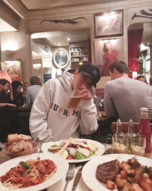 Flowsik Instagram - Day 1 Dinner in Paris 🇫🇷 🇫🇷