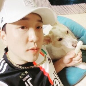 Flowsik Instagram - @eminem #godzillachallenge #coronavirus #stuckathome #mightaswell