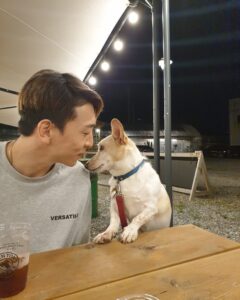Flowsik Instagram - 👨 ❤️ 🐶