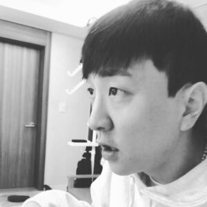 Flowsik Instagram - before i leave the house quick 16