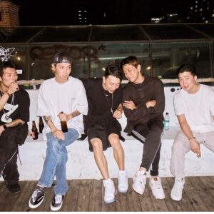 Flowsik Instagram - forever young
