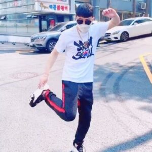Flowsik Instagram - This moonwalk doesn’t work on cement