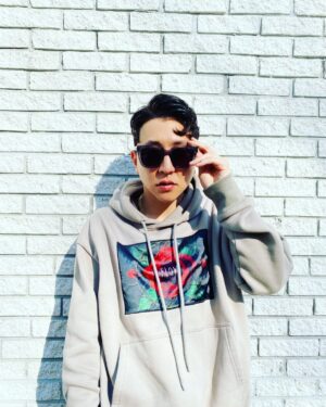 Flowsik Instagram - break through the thorns, blossom and flourish.