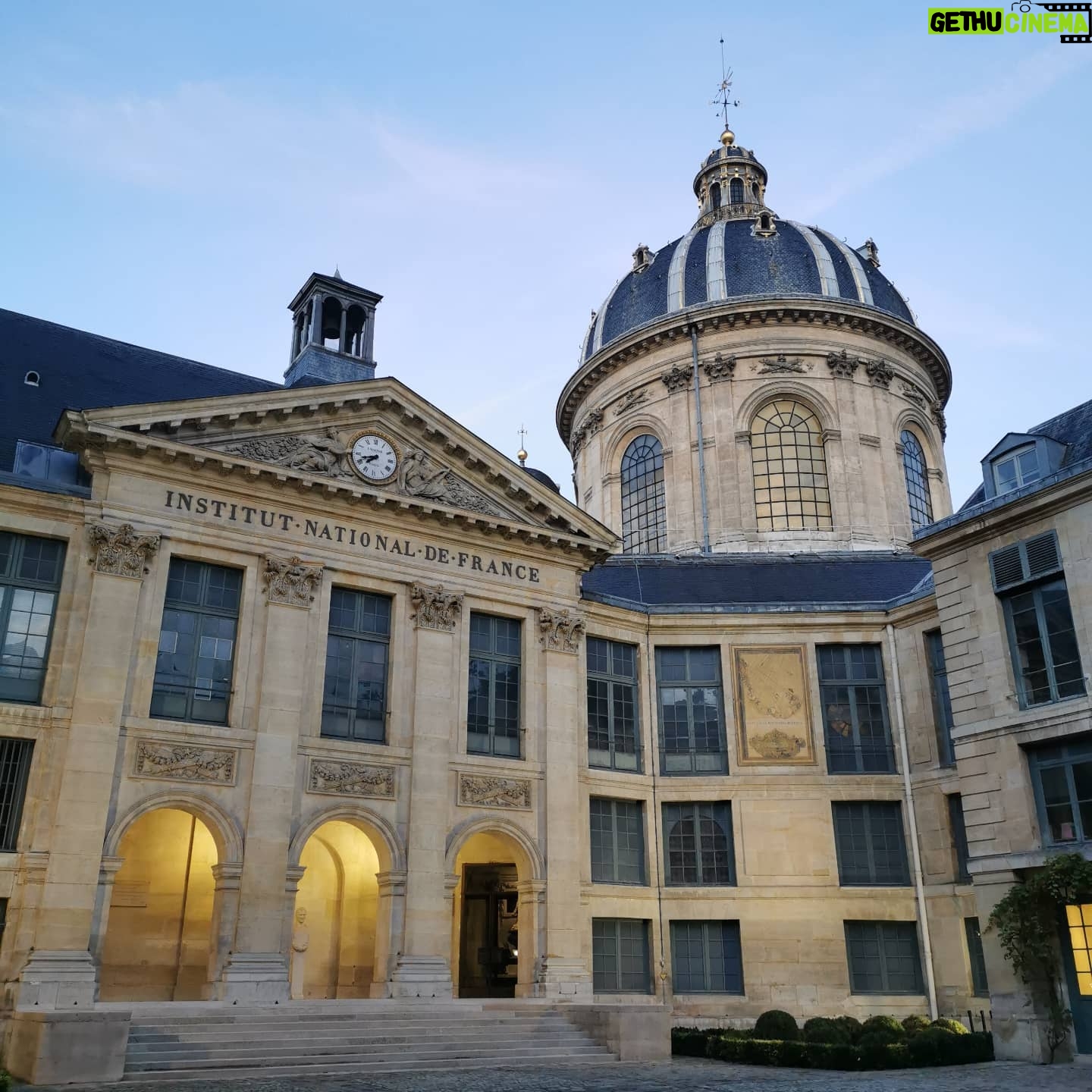 Forest Whitaker - 2.1K Likes - Sharing a great experience: yesterday I had the privilege of a rare visit of the French Institute in Paris - a magnificent building where some of the most brilliant minds of France gather since the 17th century!