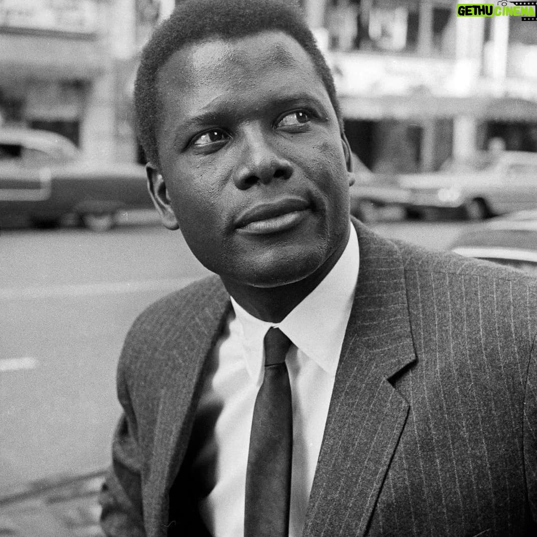 Forest Whitaker - 2.8K Likes - Sidney Poitier was an inspiration. His grace and his work opened the door for me, and so many. He was a candle who illuminated the darkness and touched us from his soul. Such a loss. Iāll forever be grateful to what heās given me, and to the world. Rest in power, Mr. Poitier.
#SidneyPoitier