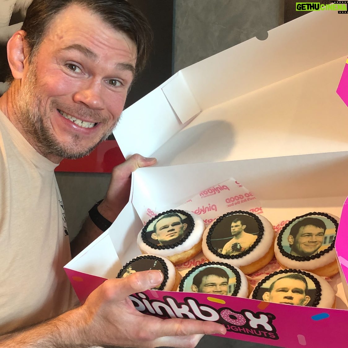 Forrest Griffin - 2.9K Likes - In case you were wondering yes I am delicious. Much thanks to @john_bartolo_show @pinkboxdoughnuts