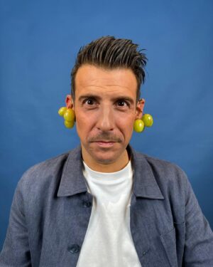 Francesco Gabbani Instagram - «Stasera frutta fresca di stagione» 🍊🍌🍓🍐🍒🍉🥝