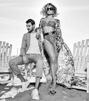 Francesco Maria Monte Instagram - Summer is Back 😎⛱
@guess & @marciano Campaign2020 with @jlo 🔥
#worldcampaign2020 #guess #marciano #guessfamily #adv