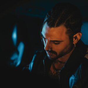 Francesco Maria Monte Instagram - ARIANNA prod. @eiemgei ❤️‍🩹🥷🏻

Fuori venerdì 16/02 su tutti i digital stores!!! 

Link pre-save in bio e nelle ig stories 🔥

@universalmusicitalia 
@aarmusiclabel 
@thauruspublishing 

#kinari #arianna #universalmusicitalia #aarmusiclabel #thauruspublishing