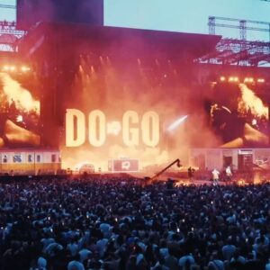 Francesco Vigorelli Instagram - QUESTA È MILANO, LA NOSTRA CITTÀ. 
CLUB DOGO VOCE DI QUESTA CITTÀ. 
ieri San Siro, qualche mese fa 10 forum. 

160.774 volte grazie 🖤