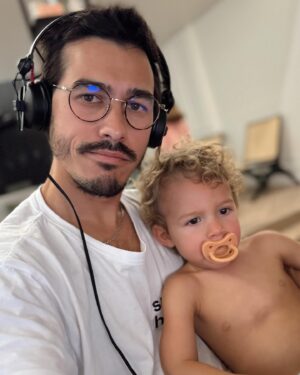 Francisco Garcia Instagram - FEBRE 🥵 🤒 quem também fica com o ❤️ apertado quando um bebé tem febre? Puff.. Ficam sem apetite, sem forças e.. tudo !! 🙏🏻 É esperar que passe rápido!