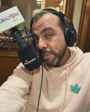Francisco Kaminski Instagram - Para todos los que me preguntan! El lunes vuelvo a mis labores en @radiocorazonfm desde las 6:30 am nos escuchamos y nos reencontramos en la radio más escuchada de Chile! Gracias por tanto cariño !!! 🧡❤️