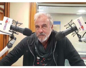 Francisco Kaminski Instagram - Yo creo que así voy a terminar por@como me@gusta y amo mi trabajo! #radio