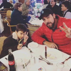 Francisco Kaminski Instagram - Hoy nos lanzamos ! @supermarianok domingo de hombres! #amordepadre #siemprejuntos @carlajaracadiz te extrañamos!!!! ❤️