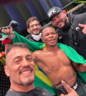Francisco Trinaldo Instagram - Mais uma vitória com muito suor, entendeu 👊
Obrigado a todos pela torcida 👊👊