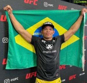 Francisco Trinaldo Instagram - Parabéns, @massaranduba por mais uma vitória no UFC 274🇧🇷
Brasília e o Brasil torcem sempre por você! 
Sua força, persistência e dedicação são inspiração para todos nós!
Siga em frente meu amigo! Que Deus te abençoe em sua caminhada. 🇧🇷👊🏼🥊 
.
.
.
.

.
.
.

.
.
.
.
#ufc274 #ufcbrasil #ufcbrasilia 
#planaltinadf #mmabrasilia #mmabrasil 
#capitalesportes #brasiliadf #esportebsb #atletas #brasilia #brasiliaesportes #esportebrasília #esportebrasilia #nucleobandeirante  #grandecolorado #guará #riachofundo #taguatinga #brasilia #planopilotodf #sobradinhoI #sobradinho #ceilandia #recantodasemas #samambaiasul #samambaianorte #santamaria #gamadf #leobuarque #leonardobuarque