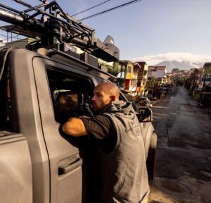 Franck Gastambide Instagram - 9 ème semaine de tournage dans cette ville incroyable 🎥🎬🇨🇴🙏🏼❤️ #Medellin #barriopabloescobar