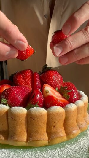 Franco Noriega Instagram - Berry tart 🍓

Ingredients
1 cup granulated sugar
3 eggs, room temperature
1 tablespoon fresh lemon zest
⅔ cup extra virgin olive oil 
1 cup plain Greek yogurt, room temperature
2 tablespoons fresh lemon juice
1.5 cups all-purpose flour
¾ teaspoon baking powder
¼ teaspoon salt
Powdered sugar, for dusting
Any nuts you like for a crunch, I used almonds 

Topping
Cut your favorite in season berries, strawberries, blue berries, raspberry

PROCEDURE
Best on high the eggs and granulated sugar until creamy and pale yellow, add the yoghurt, olive oil, lemon zest beat until incorporated, add the flour and mix just enough to mix well
Bake at 350F for 40min or until fully cooked (check with a knife) and enjoy 😘🍓

Pair with an espresso for more magic ☕️