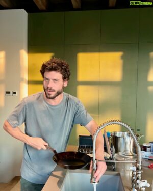 François Arnaud Instagram - summertime
