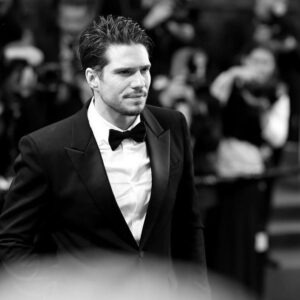 François Civil Instagram - Merci au @festivaldecannes pour ces moments extraordinaires. 
Merci @autopromodegilleslellouche de nous faire vivre ça ❤️

L’AMOUR OUF 

@hugoselignac @al1attal @adeleexarchopoulos @karimleklou @vincentlacoste @jipac_shakur @anthonybajon @malikfrikah @mallo_wanecque @raphael.quenard 

🙏🏻 @bvlgari @gregorycrognier @gucci @charlottedelapparent @charlottetilbury

🫶🏻 @nour_abdelnour @_matthieuderrien