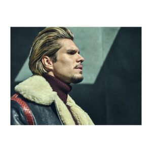 François Civil Instagram - 🕺🏻Merci @lepointfr pour ce portrait - @arnolamphoto pour ce shooting de feu 🔥 👊🏻 DEUX MOI de Cedrick Klapisch au cinéma en ce moment. Foncez les cocos 🐾

@cedklap @girardotana
#serpentard