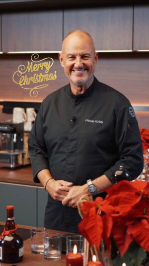 Frank Rosin Instagram - Frank Rosin und GGM Gastro wünschen euch ein schönes und besinnliches Weihnachtsfest🎅🎄 Genießt diese herrliche Zeit mit euren Liebsten🌟

#frankrosin #ggmgastro #rose #holmirfrankrosin  #weihnachten #froheweihnachten #christmas #xmas #merrychristmas #frankrosin