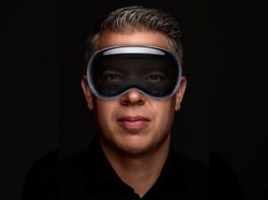 Frank Thelen Instagram - Wow 🤩 nach laaaanger Innovations-Pause ein wirklicher Hammer von @apple - Vision Pro - werde morgen umfangreicher darüber berichten. Aber, ich bin wirklich begeistert! #wwdc #VisionPro #Apple

Credits: @pinopetrillophotographie @chapmag.de