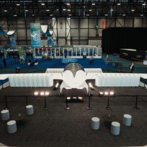 Frank Thelen Instagram - @liliumaviation zeigte zum ersten Mal seinen Full-Scale Lilium Jet auf der #EBACE2024 👀

Die letzten drei Tage hatten Besucher der EBACE2024 die Gelegenheit, den Lilium Jet in Originalgröße live und in Farbe zu erleben. 🤩

Was die vier Gründer seit unserem Seed-Investment 2016 aufgebaut haben, ist wirklich unglaublich 🙏🏼

Freut ihr euch schon darauf, dass Flugtaxis Realität werden? 

#ebace2024 #ebace #lilium #evtol #flugtaxi