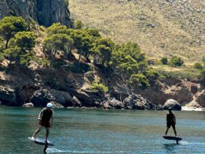 Frank Thelen Instagram - We had a great session with @Frank_Theelen on the beautiful island of Mallorca! We had the pleasure to test the best eFoils on the market from @Fliteboard. The new Ultra L2 and the MN60 board are simply exceptional! 

The boards offer an unparalleled experience on the water. They are very flexible, effortlessly master the tightest turns and are strong in performance, power and design! We can’t wait for more adventures like this!

#efoilriders #mallorca #mallorcalovers #outdoorsport #boatlife #Yachttoys #eFoil #Fliteboard #UltraL2 #MN60 #watersports #adventure #innovation