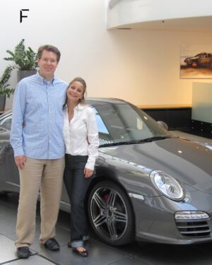 Frank Thelen Instagram - Seid ihr Team Porsche oder Team Golf 3? 🤔

Ich habe mit dem @strive_mag über das Tabu-Thema Geld gesprochen und darüber, wie viel Geld ich mir damals als CEO ausgezahlt habe. 

Spoiler: Den Traum vom Porsche habe ich mir erst nach meinem ersten Exit erfüllt 😉

Heute fahre ich natürlich nur noch Tesla. 🔋

Außerdem spreche ich im Interview über unser @freigeistcap Portfolio, meine persönliche Anlagestrategie & @10xdna_capital. 

Ich verlinke euch die aktuelle Strive in der Story. Ab Donnerstag findet ihr sie auch im Handel. 

#strive #kapital #exit #porsche #golf
