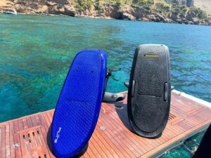 Frank Thelen Instagram - We had a great session with @Frank_Theelen on the beautiful island of Mallorca! We had the pleasure to test the best eFoils on the market from @Fliteboard. The new Ultra L2 and the MN60 board are simply exceptional! 

The boards offer an unparalleled experience on the water. They are very flexible, effortlessly master the tightest turns and are strong in performance, power and design! We can’t wait for more adventures like this!

#efoilriders #mallorca #mallorcalovers #outdoorsport #boatlife #Yachttoys #eFoil #Fliteboard #UltraL2 #MN60 #watersports #adventure #innovation