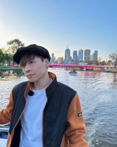 Frankie Chan Instagram - 補相！
#澳洲 #墨爾本 #mirror #frankie