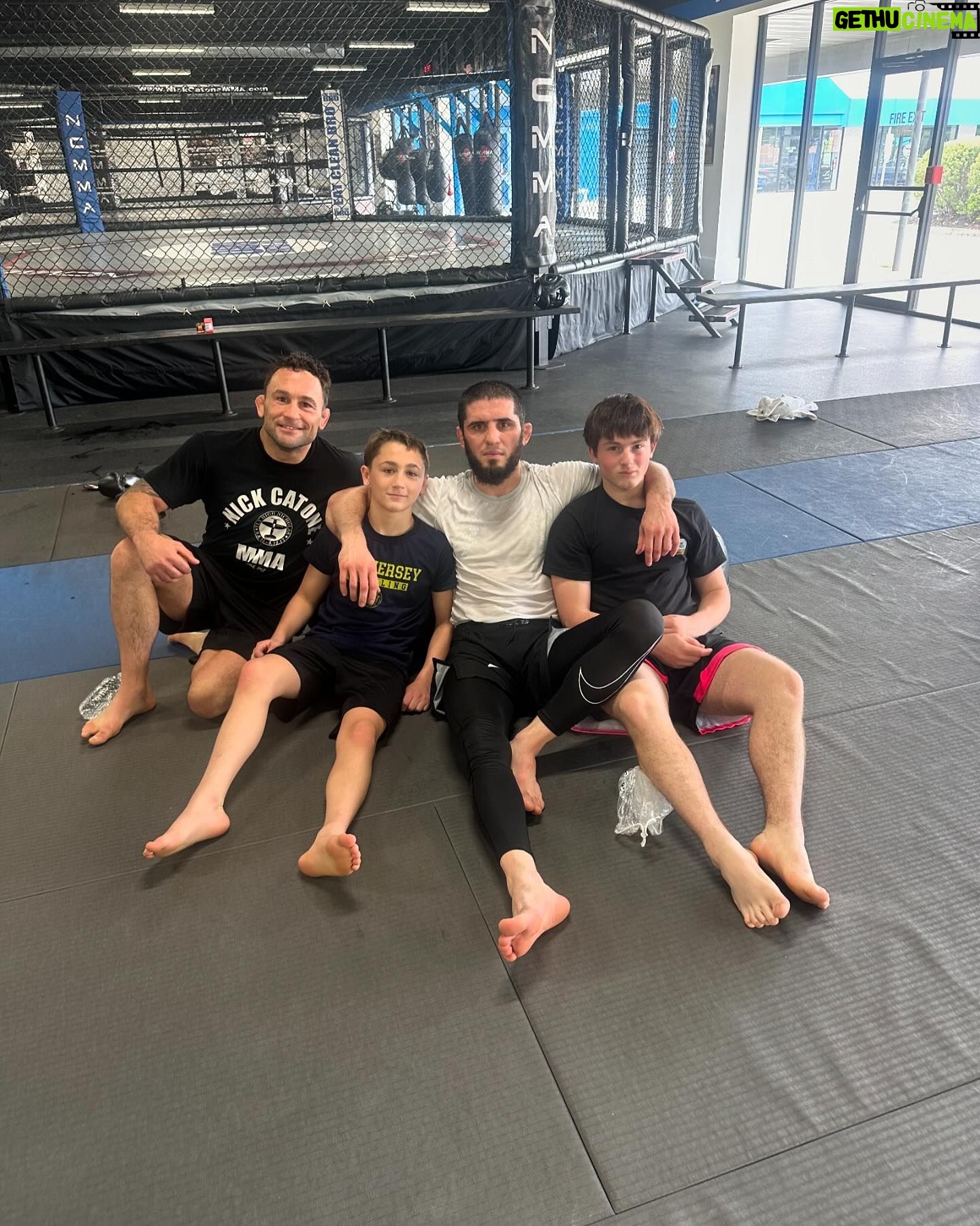 Frankie Edgar - 10.1K Likes - The boys @francescoedgar @santino_edgar hanging with champ @islam_makhachev @nickcatonemma this am. @aliabdelaziz