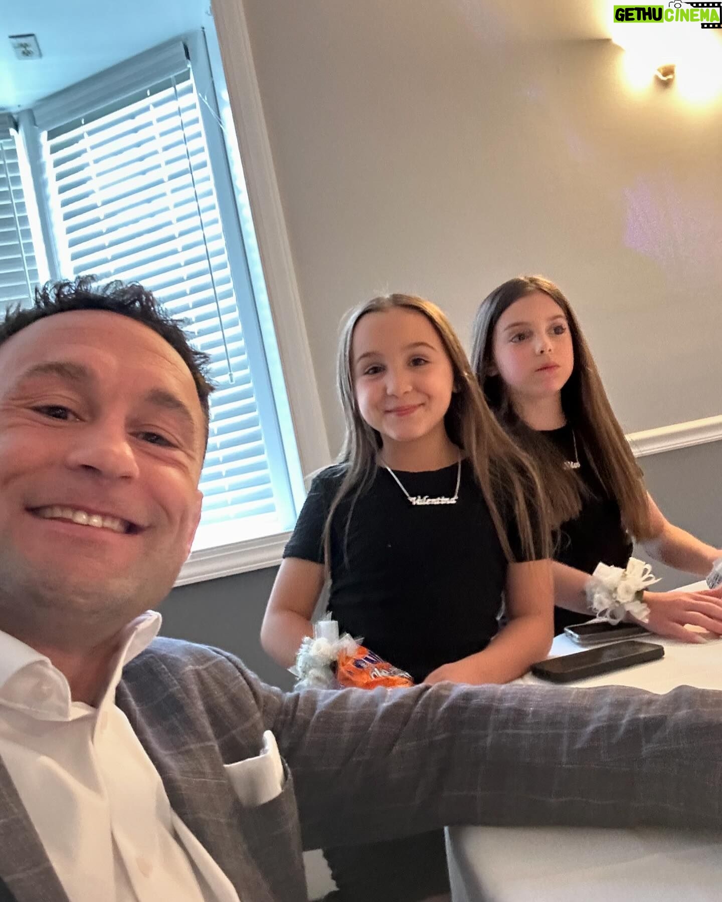 Frankie Edgar - 3.5K Likes - Daddy Daughter dance with my Valentina! Love this girl to pieces ❤️❤️❤️❤️❤️❤️