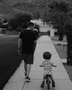 Frankie Muniz Instagram - Morning stroll with my buddy.
