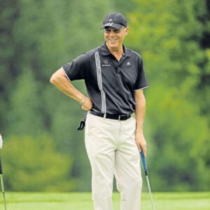 Franz Beckenbauer Instagram - Besides football, golf is one of my favorite sports  #golf #holeinone #franzbeckenbauer #beckenbauer #fb
#kaiser #franzbeckenbauerstiftung #beckenbauerstiftung ©️dpa